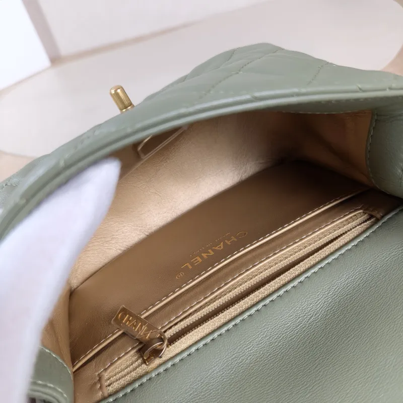Chanel Crossbody Bag Lambskin One Size 17 × 8 × 13.5 cm — detail view 11 of 12