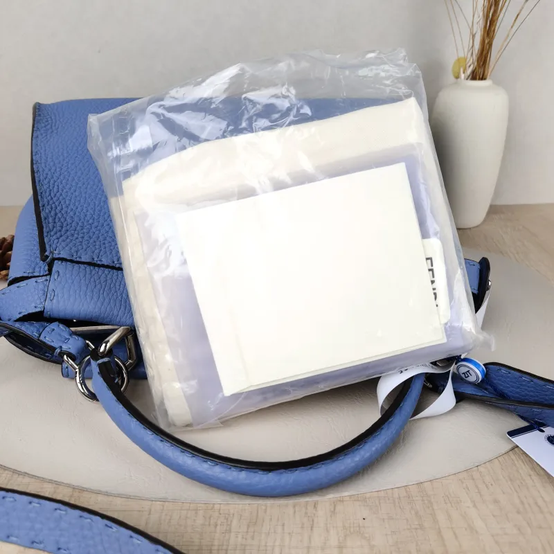 FENDI Crossbody Bagpeekaboo lconic Crossbody Bag Blue Calfskin Large34 × 13 × 23 cm — detail view 8 of 14