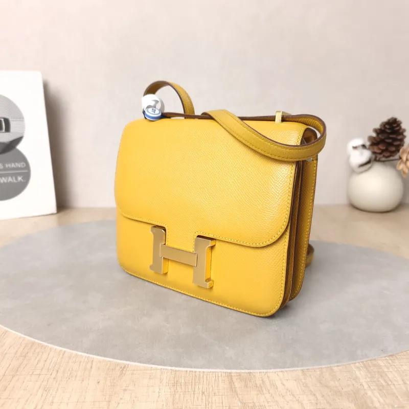 Hermès Crossbody Bag Constance 19 Gold-Tone Hardware Epsom Calfskinmini18 × 4 × 15 cm Conditioned — cover view 6 of 6
