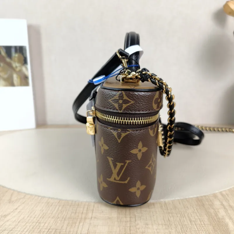Louis Vuitton Shoulder Bag VANITY POUCH Cosmetic Bag Monogram PVC One Size19 × 6.5 × 11.5 cm — detail view 11 of 14
