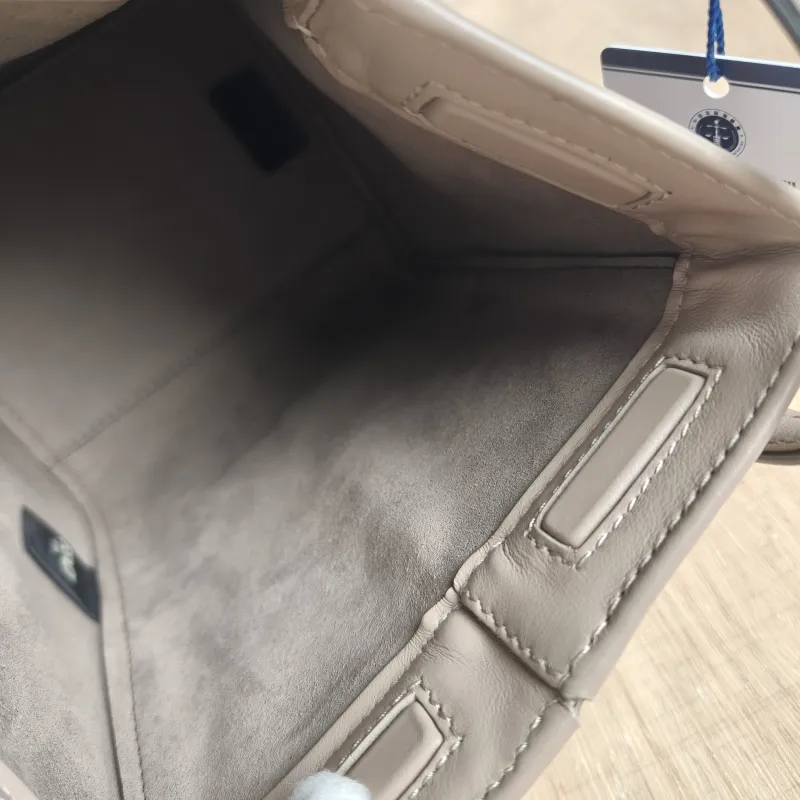 FENDI Crossbody Bag origami Grey Calfskin Mini 18.5 × 15 × 15 cm — detail view 9 of 11