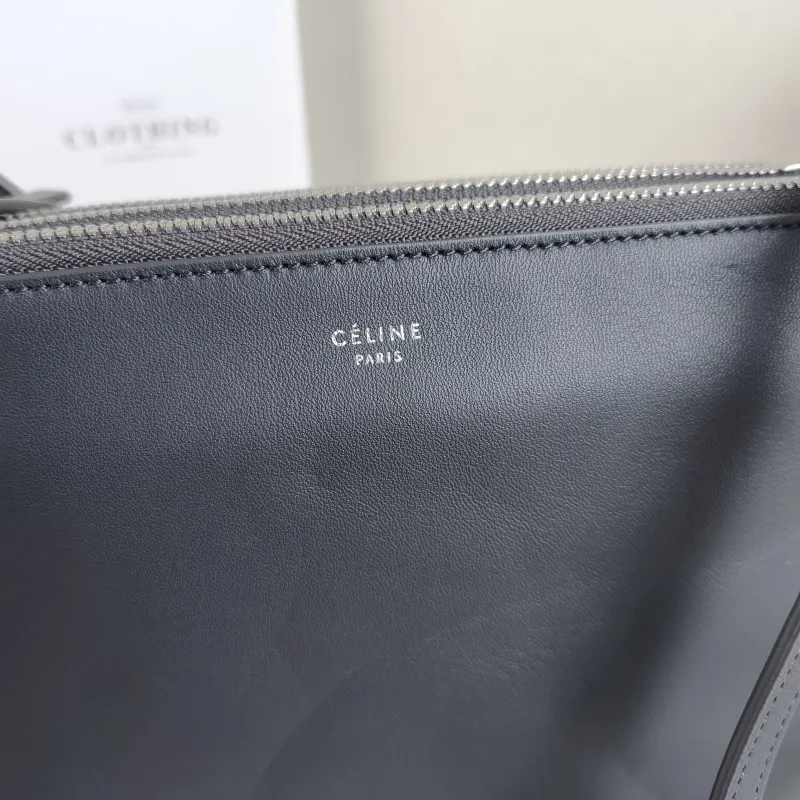 CELINE Crossbody Bag Trio Messenger Bag Grey Lambskin Small 21.5 × 5 × 15 cm — detail view 6 of 11