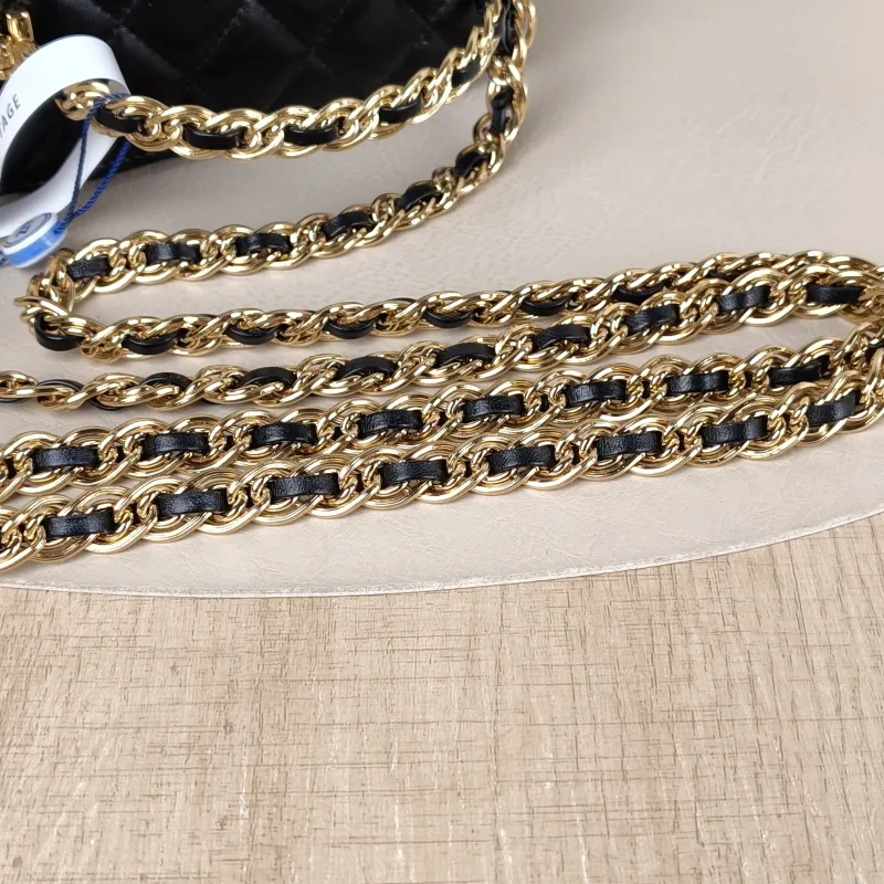 Chanel Crossbody Bag Edition Black Lambskin Mini 16 × 8 × 9.5 cm — detail view 11 of 15