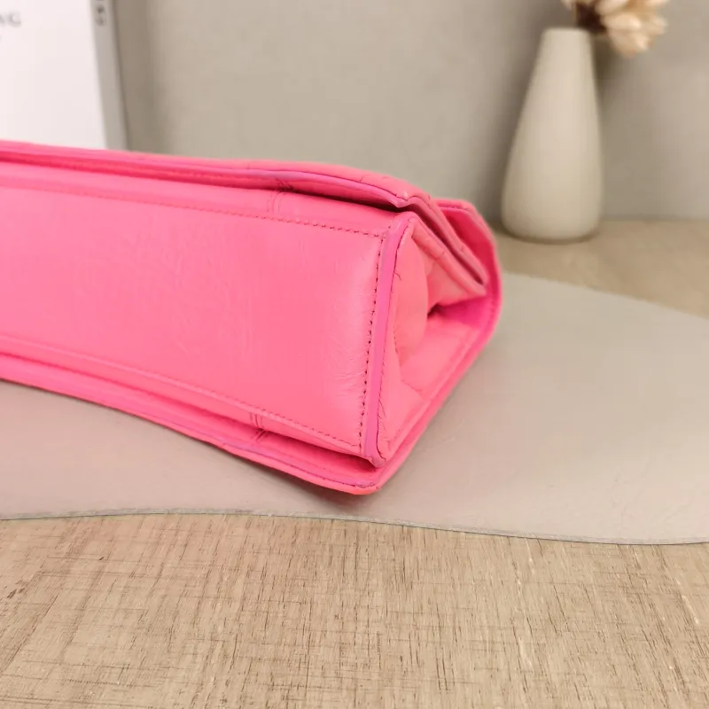 BALENCIAGA Shoulder Bag CRUSH Chain Bag Neon Pink Calfskin Small25 × 8 × 15 cm — detail view 7 of 14