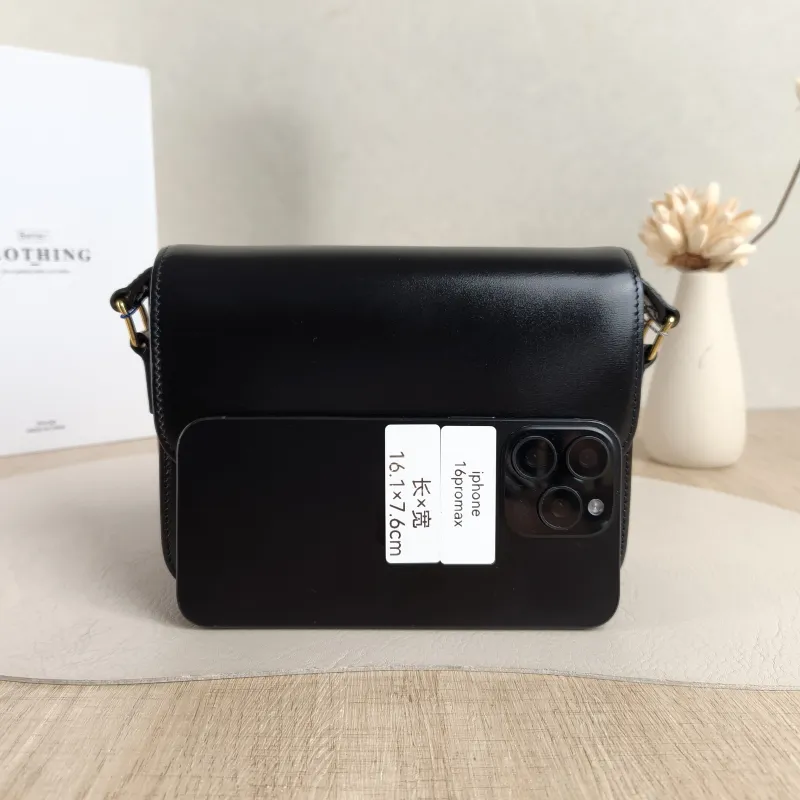 CELINE Crossbody Bag Teen Triomphe Black CC alfskin Small18.5 × 6 × 14 cm — cover view 3 of 5
