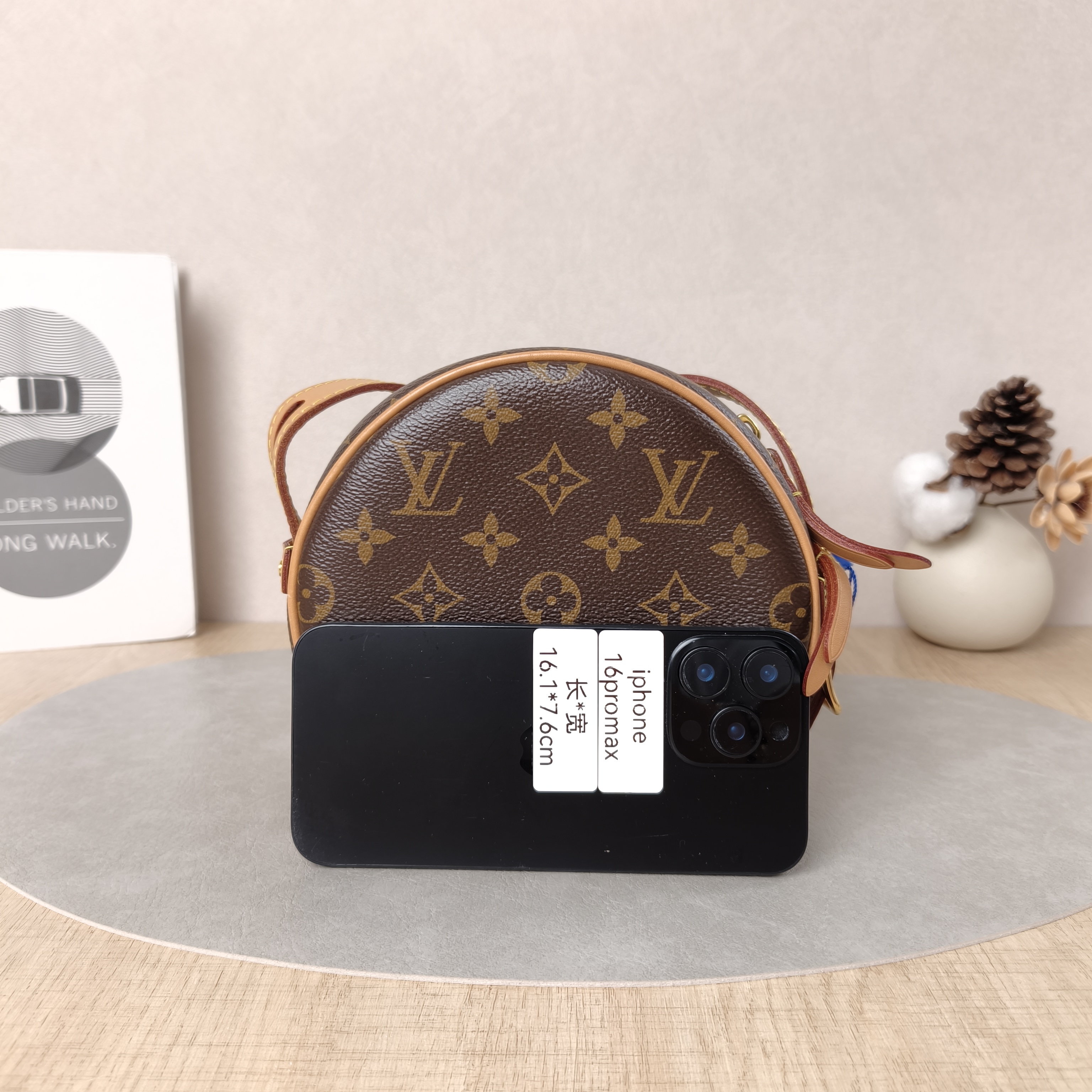 Louis Vuitton Crossbody Bag BOITE CHAPEAU SOUPLE Monogram PVC Small17 × 8 × 17 cm — cover view 2 of 6
