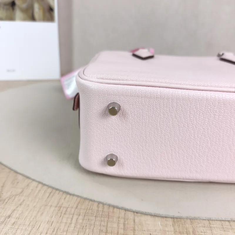 Hermès Shoulder Bag Plume 21 M7 Lambskin Mini 21 × 8 × 15 cm w — detail view 9 of 11