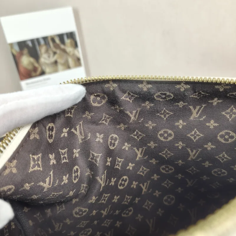 Louis Vuitton Shoulder Bag EXPRESS Shoulder Bag White · Blue Green Calfskin Small 26 × 13.5 × 17 cm — detail view 8 of 11