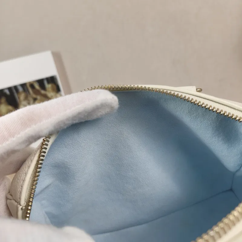 Louis Vuitton Crossbody Bag Speedy20 White · Blue Monogram Empreinte Embossed Calfskin Small 20.5 × 12 × 13.5 cm — detail view 11 of 11