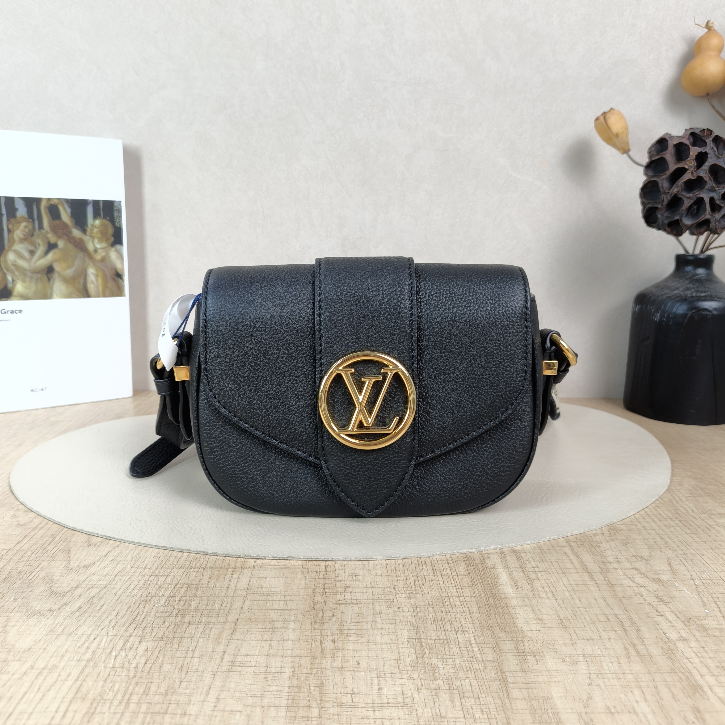 Louis Vuitton Crossbody Bag Pont 9 Soft Messenger Bag Black Calfskin Small21 × 6.5 × 15 cm