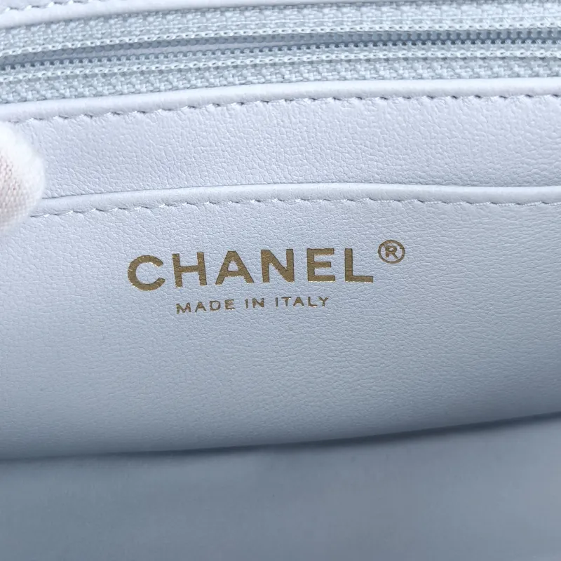 Chanel Crossbody Bag Classic Flap Large Mini CF Mini Collection Crossbody Bag Lambskinmini18 × 5 × 12 cm — detail view 8 of 15