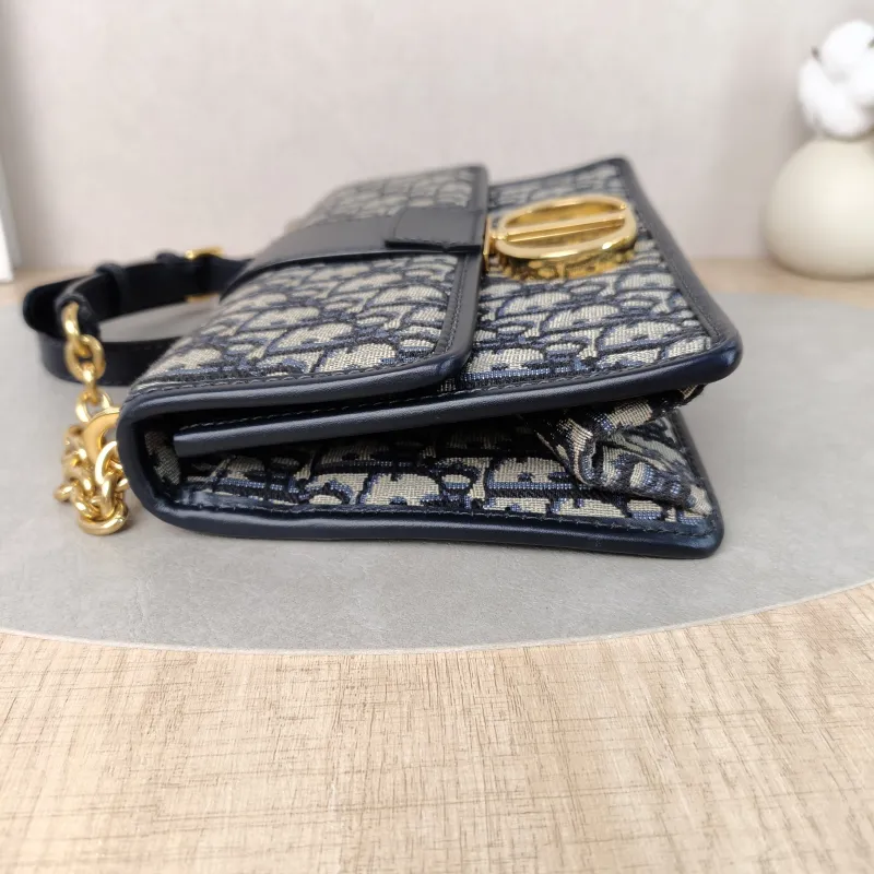 DIOR Crossbody Bag30Montaigne 30 Edition Canvas Medium25 × 9 × 16.5 cm — detail view 7 of 9