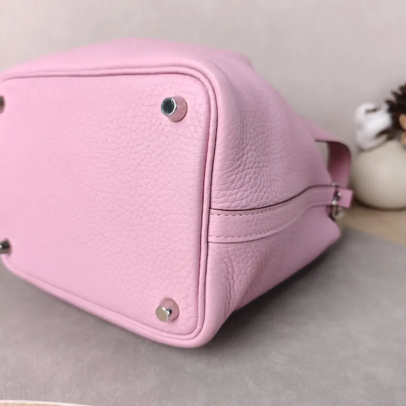 Hermès Top Handle Bag Picotin Lock 18 18 X9Mauve Sylvestre Taurillon Clemence TC Calfskin Small 18 × 13 × 18 cm Z — detail view 10 of 12
