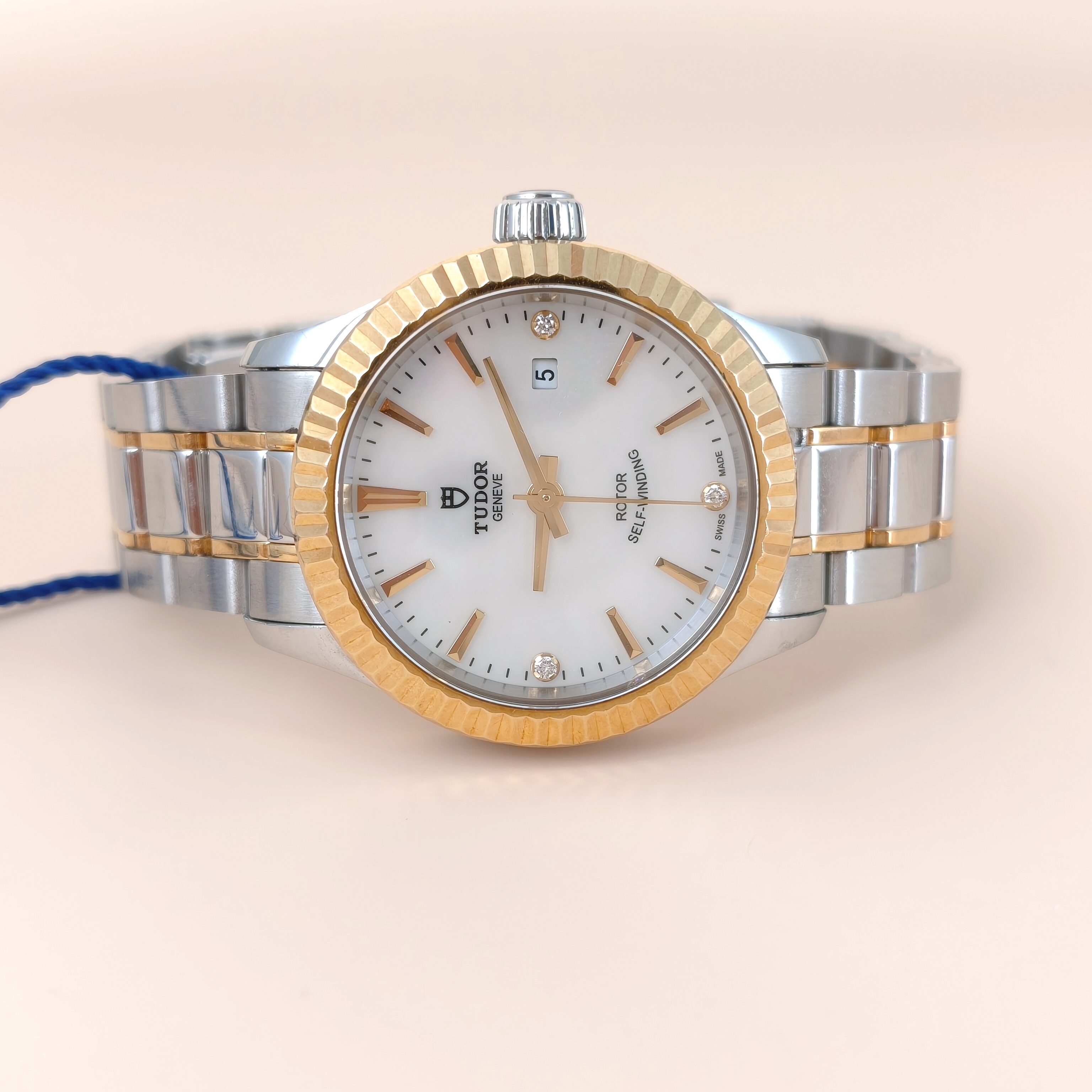 TUDOR Watch Collection Watch One Size28 — cover view 2 of 9