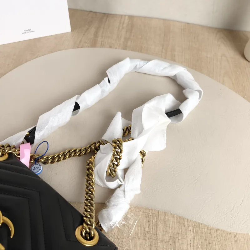 GUCCI Crossbody Bag GG Marmont Small Marmont 22Black CC alfskin Small22 × 6 × 13 cm Conditioned — detail view 4 of 12
