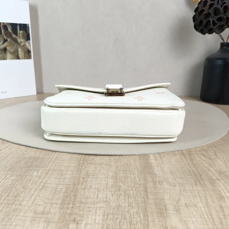 Louis Vuitton Crossbody Bag Pochette Métis East West White · Pink Calfskin Small 21.5 × 6 × 13.5 cm — cover view 3 of 5
