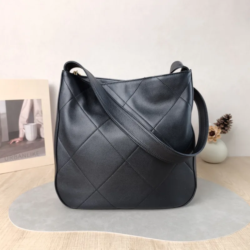 Chanel Shoulder Bag hobo Black Calfskin One Size 27 × 7 × 27 cm — cover view 5 of 5