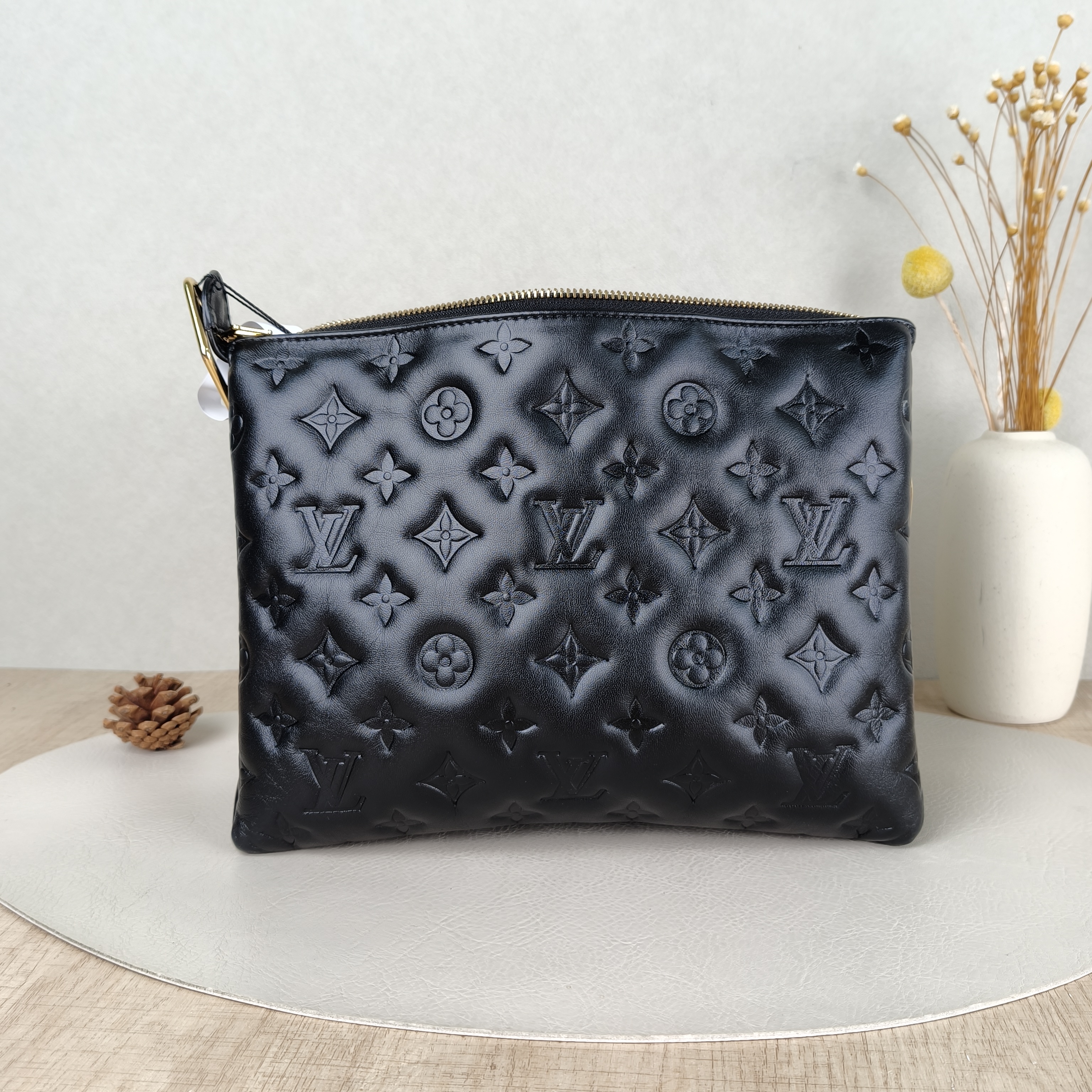 Louis Vuitton Crossbody Bag Coussin Black Lambskin Small26 × 12 × 20 cm — cover view 5 of 6