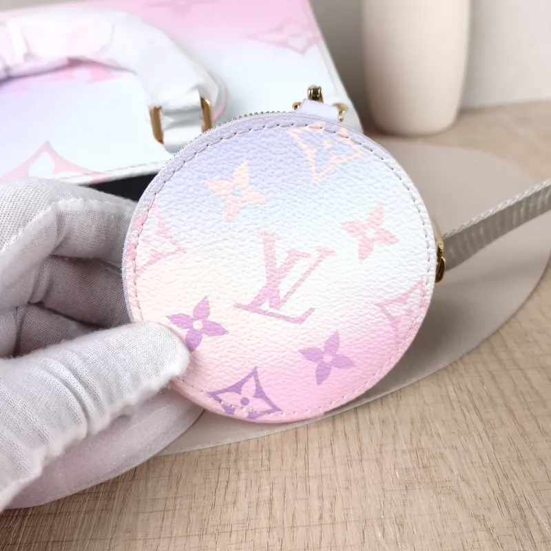 Louis Vuitton Shoulder Bag Onthego PVC Small 25 × 11.5 × 19 cm — detail view 7 of 12