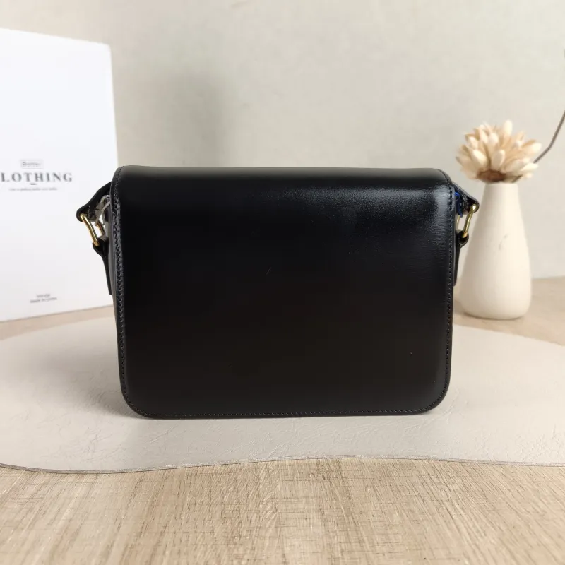 CELINE Crossbody Bag Teen Triomphe Black CC alfskin Small18.5 × 6 × 14 cm — cover view 4 of 5