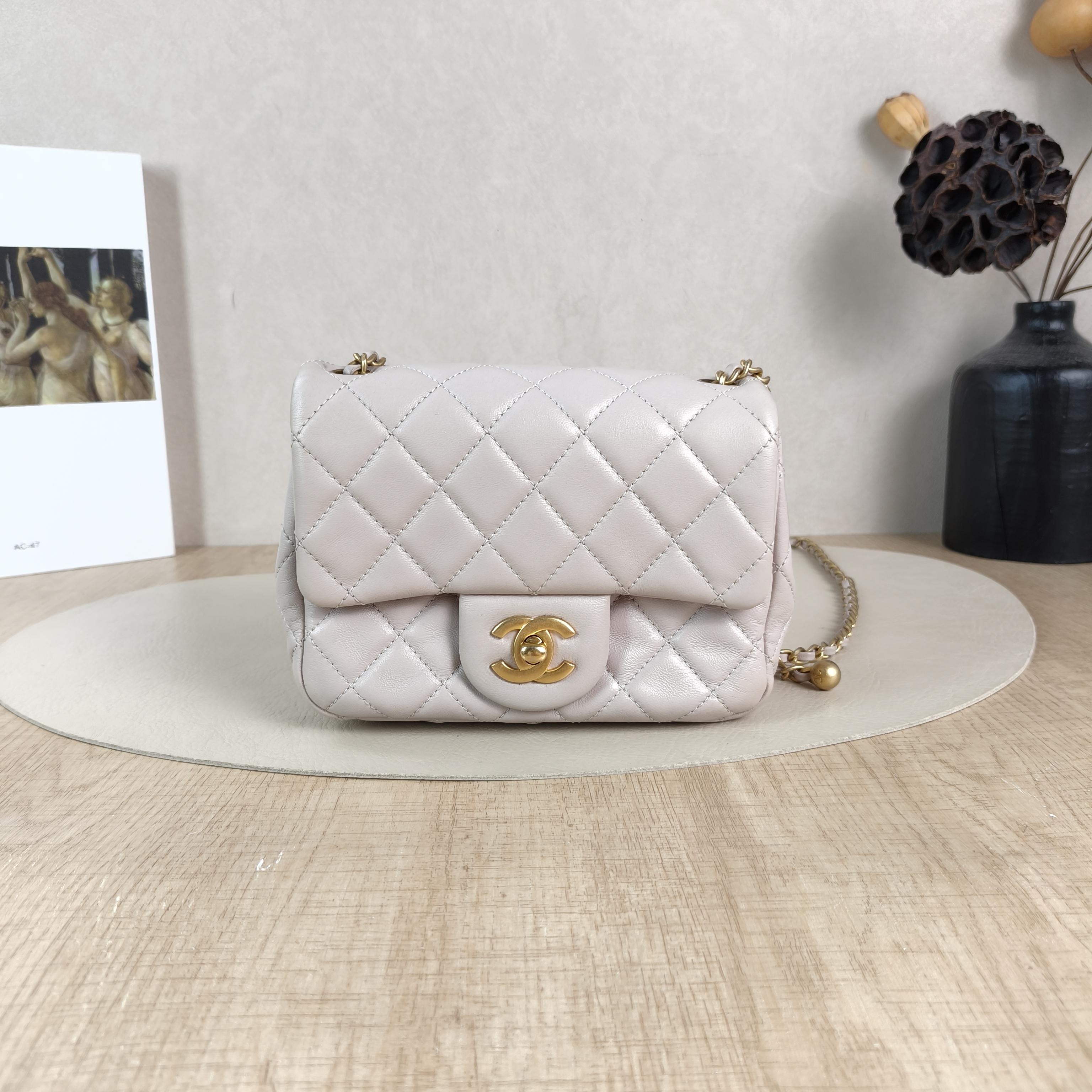 Chanel Crossbody Bag Lambskin One Size17 × 8 × 13.5 cm