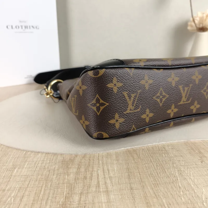Louis Vuitton Crossbody Bag ODEON Monogram PVC Small 24 × 8 × 22 cm — detail view 7 of 12