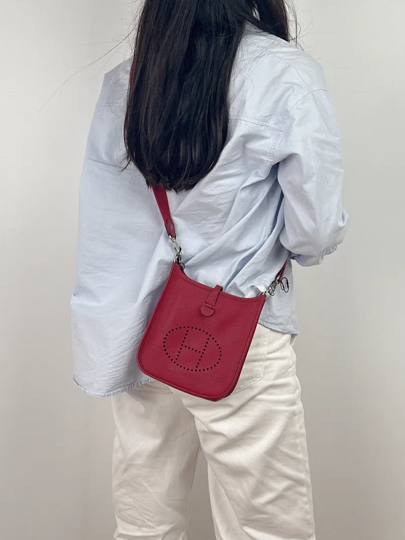 Hermès Crossbody Bag Evelyne Mini 16 Mini 16 K1 Epsom Calfskin Mini 17 × 5.5 × 18 cm A — on-model view 1 of 2