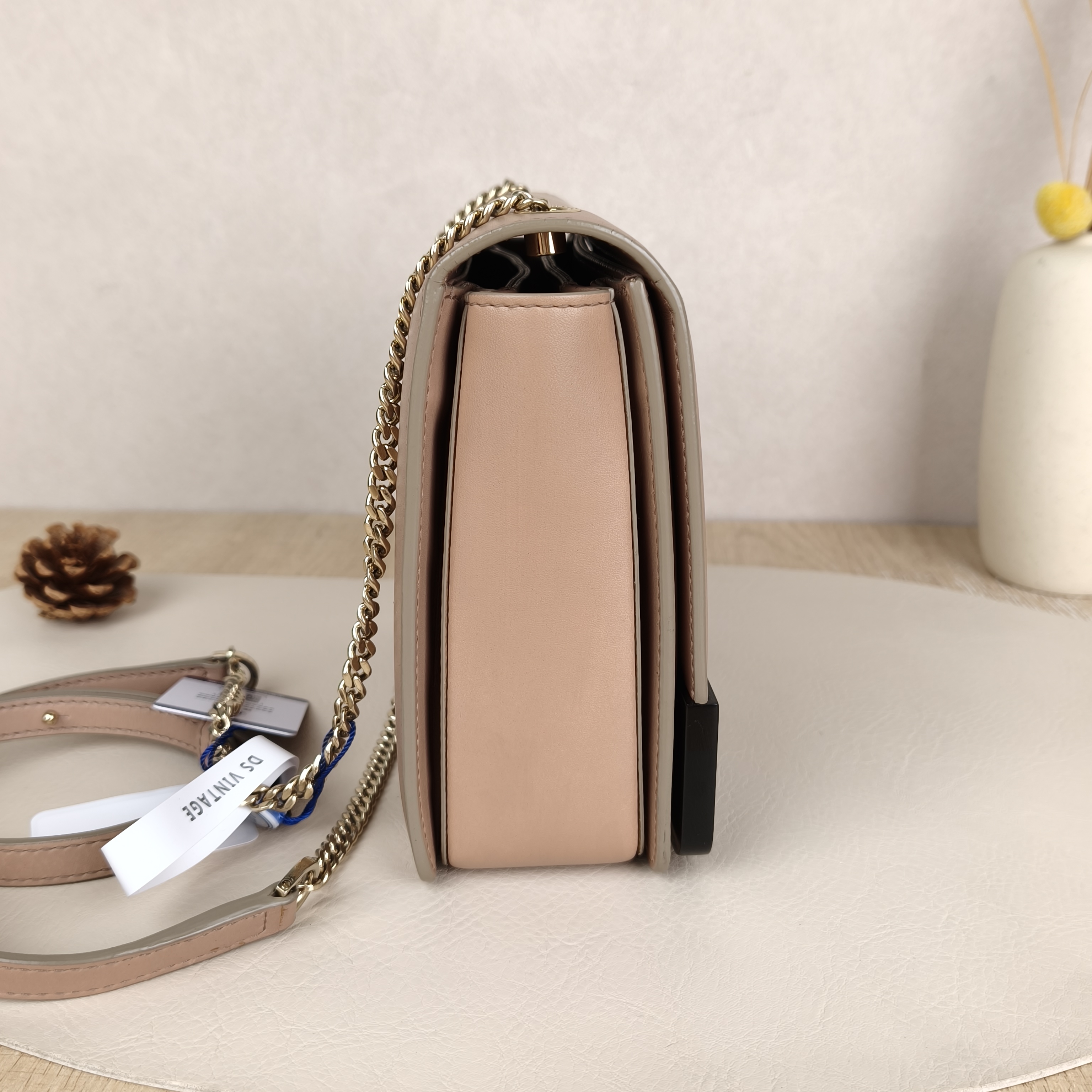 Bvlgari Shoulder Bag Pink Calfskin · 19 × 7 × 16 cm — cover view 4 of 9