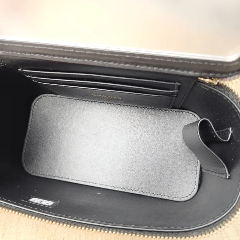 Chanel Crossbody Bag Black Grained Calfskin Mini 16 × 8 × 9.5 cm — detail view 9 of 12