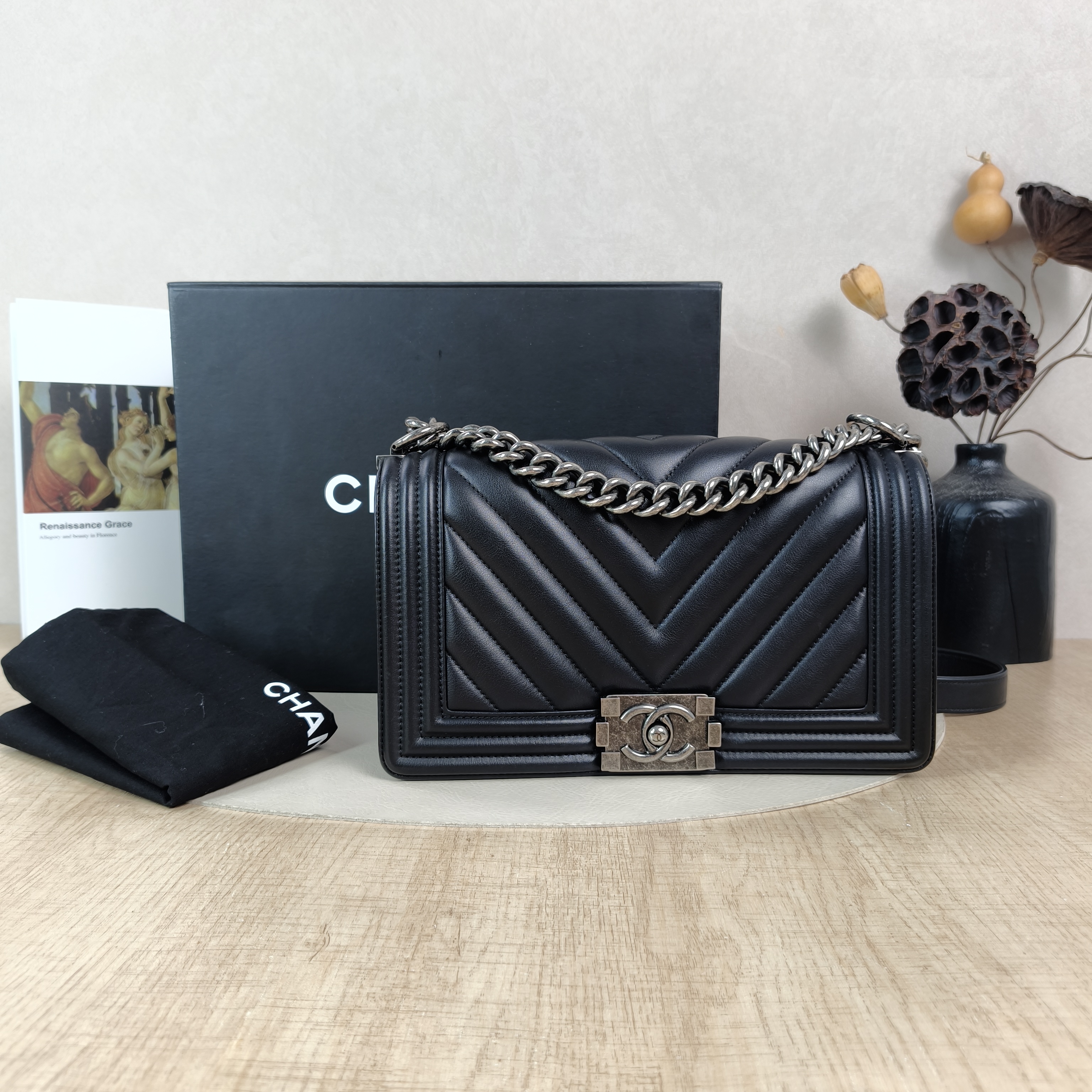 Chanel Crossbody Bagv leboy Black Calfskin Medium25 × 9 × 15 cm — cover view 5 of 6