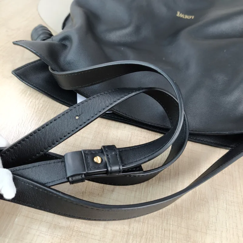 LOEWE Crossbody Bag Flamenco Black Calfskin Medium 30 × 10.5 × 24.5 cm — detail view 11 of 12