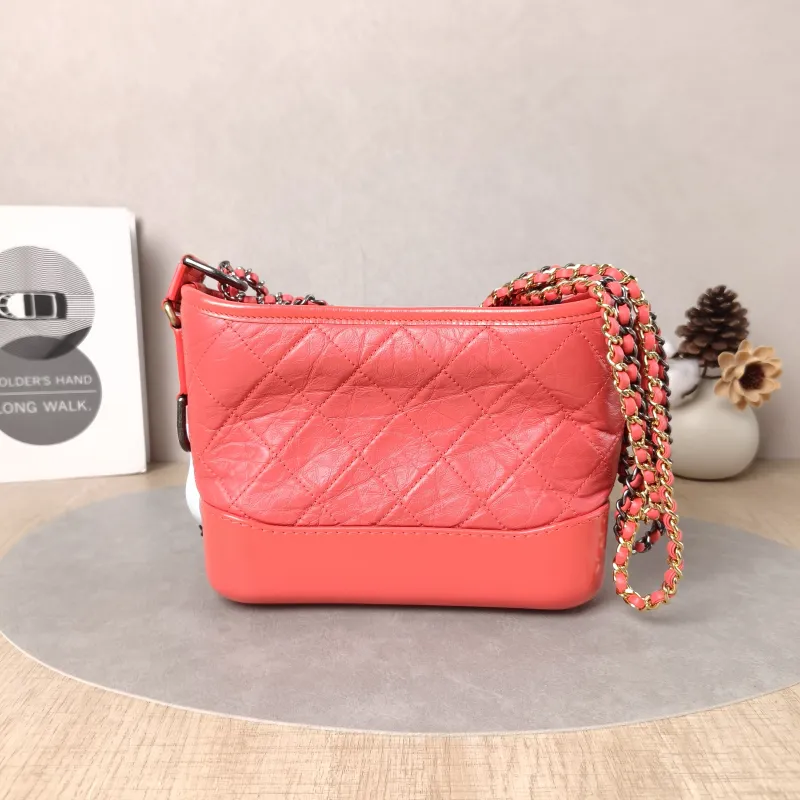 Chanel Crossbody Bag Gabrielle Gabrielle Bag Red CC alfskin Small20 × 8 × 15 cm — cover view 4 of 5