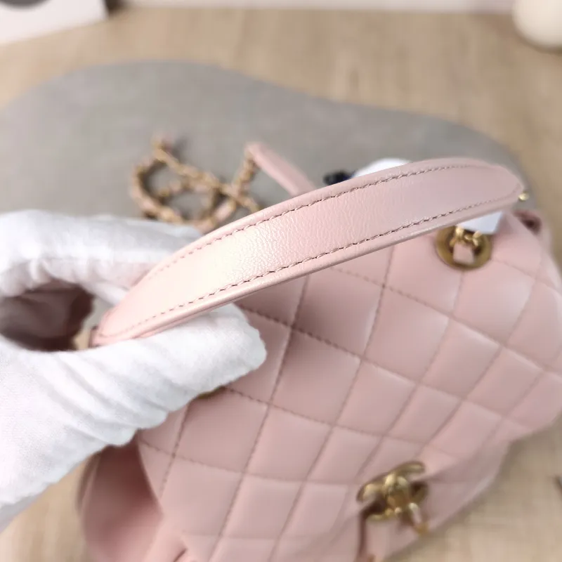 Chanel Crossbody Bag23k Backpack Pink Lambskin One Size20 × 12 × 23 cm — detail view 3 of 14