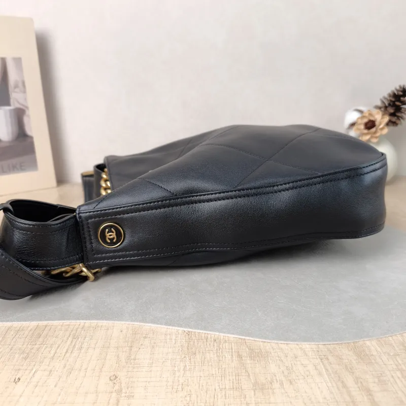 Chanel Shoulder Bag hobo Black Calfskin One Size 27 × 7 × 27 cm — detail view 6 of 10