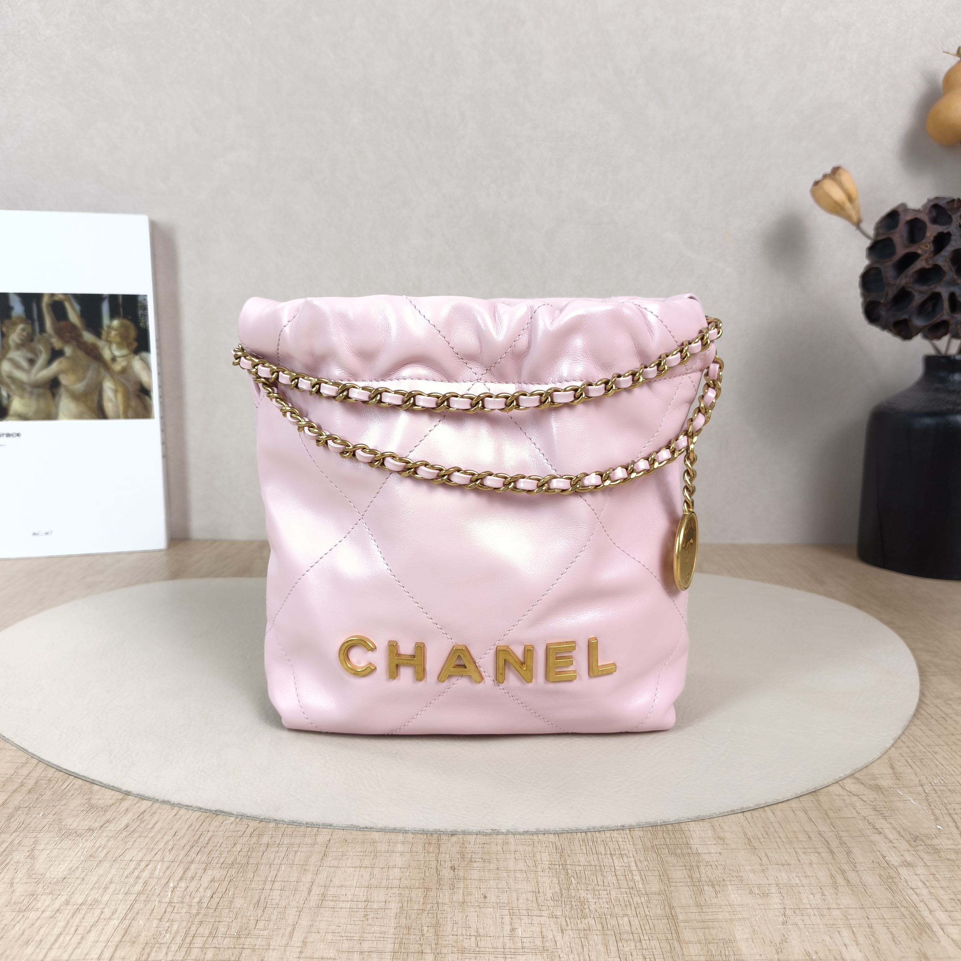Chanel Crossbody Bag22Bag Pink Calfskinmini20 × 6 × 19 cm