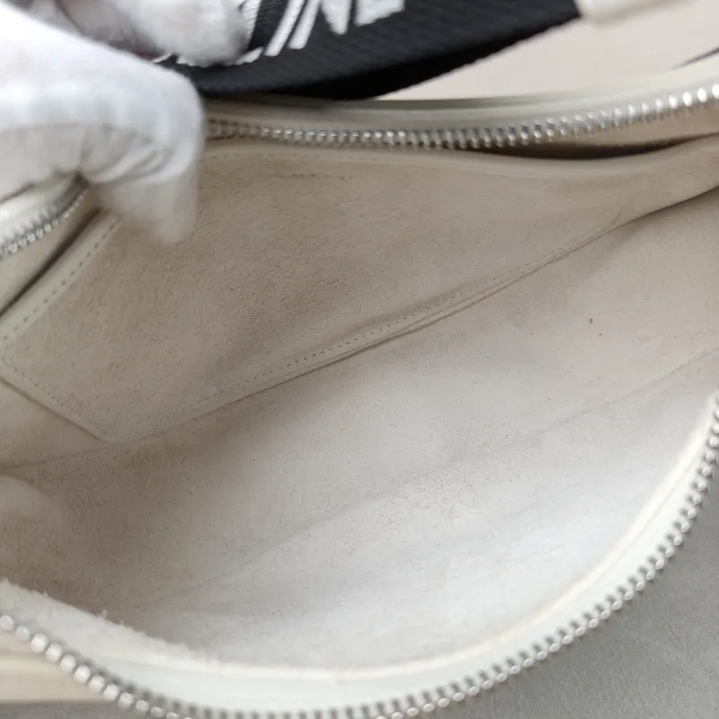 CELINE Shoulder Bag White Calfskin One Size 23 × 7 × 13 cm — detail view 10 of 13