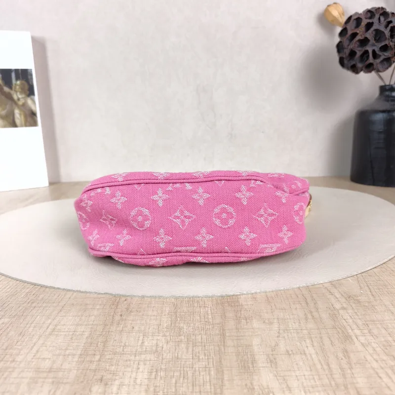 Louis Vuitton Shoulder Bag Pochette Valley Red One Size21 × 7 × 15 cm — cover view 4 of 5
