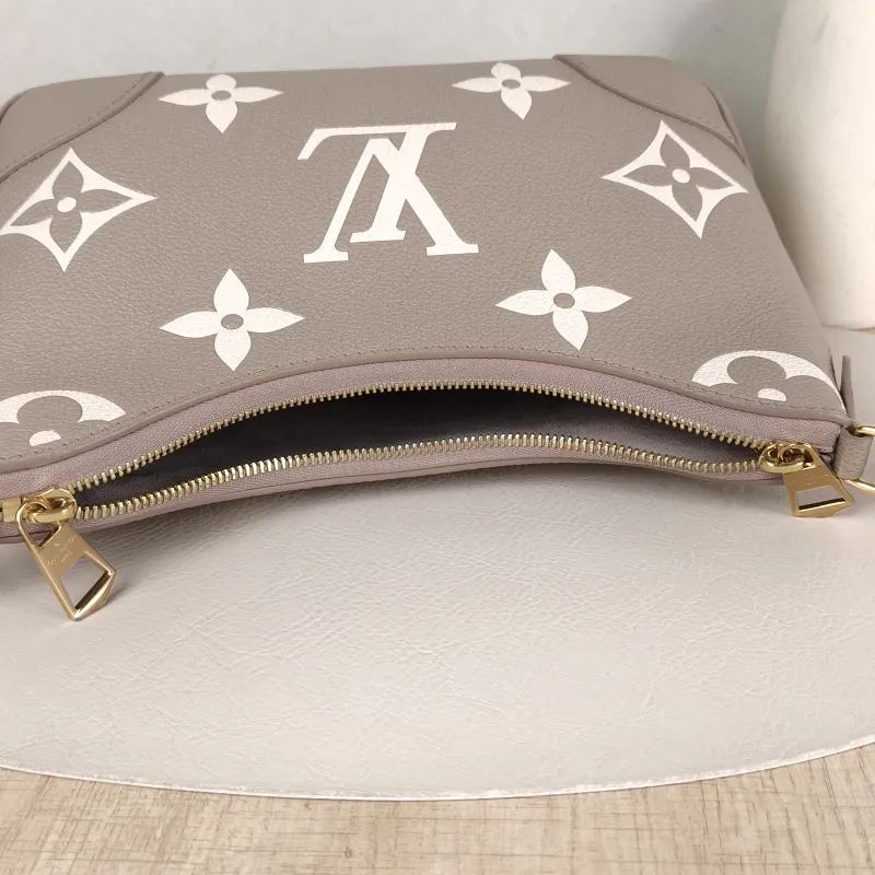 Louis Vuitton Crossbody Bag Boulogne Monogram Empreinte Embossed Calfskin Small 26 × 9.5 × 16 cm — detail view 7 of 11