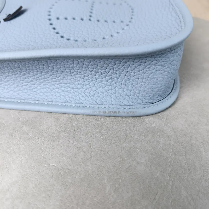 Hermès Crossbody Bag Evelyne Mini 16 Mini 16 J7 Taurillon Clemence TC Calfskin Mini 17 × 5.5 × 18 cm K — detail view 7 of 13
