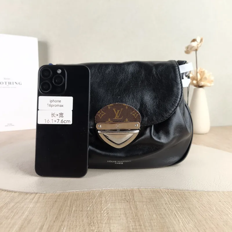 Louis Vuitton Shoulder Bag Sunset Vibe Black Lambskin One Size 27 × 3 × 18 cm — cover view 5 of 6