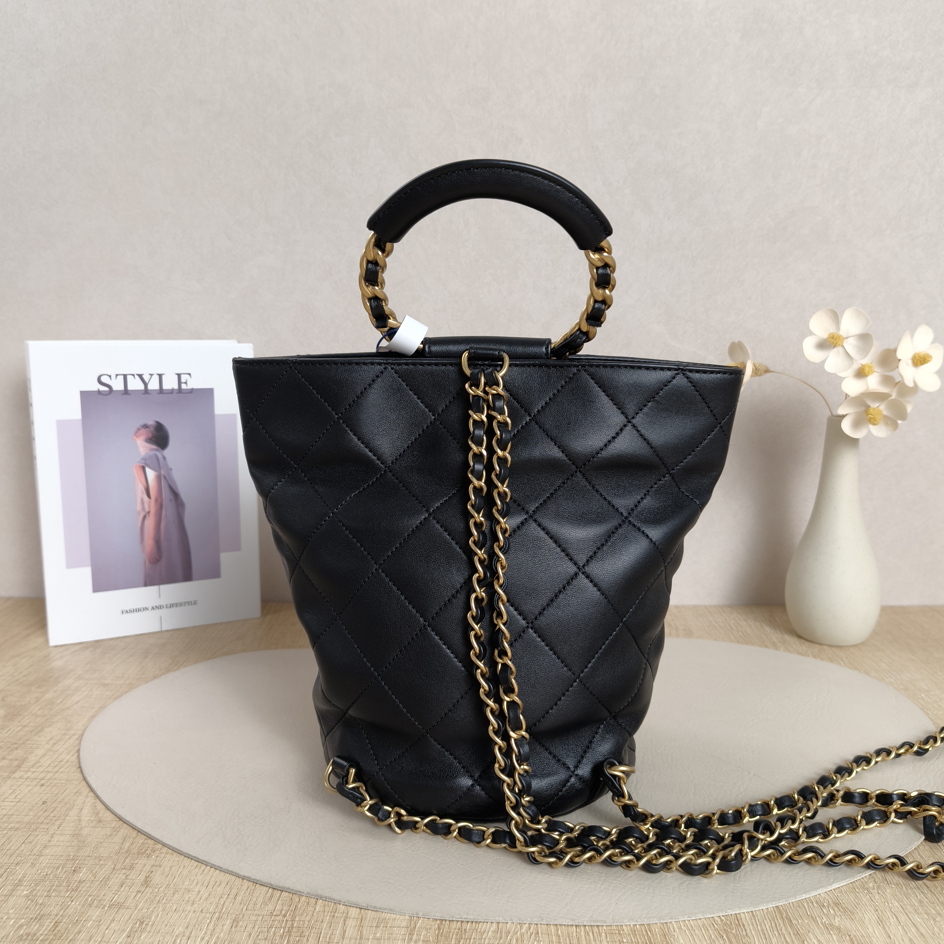 Chanel Crossbody Bag Black Lambskin 16 × 14 × 22 cm — cover view 3 of 11