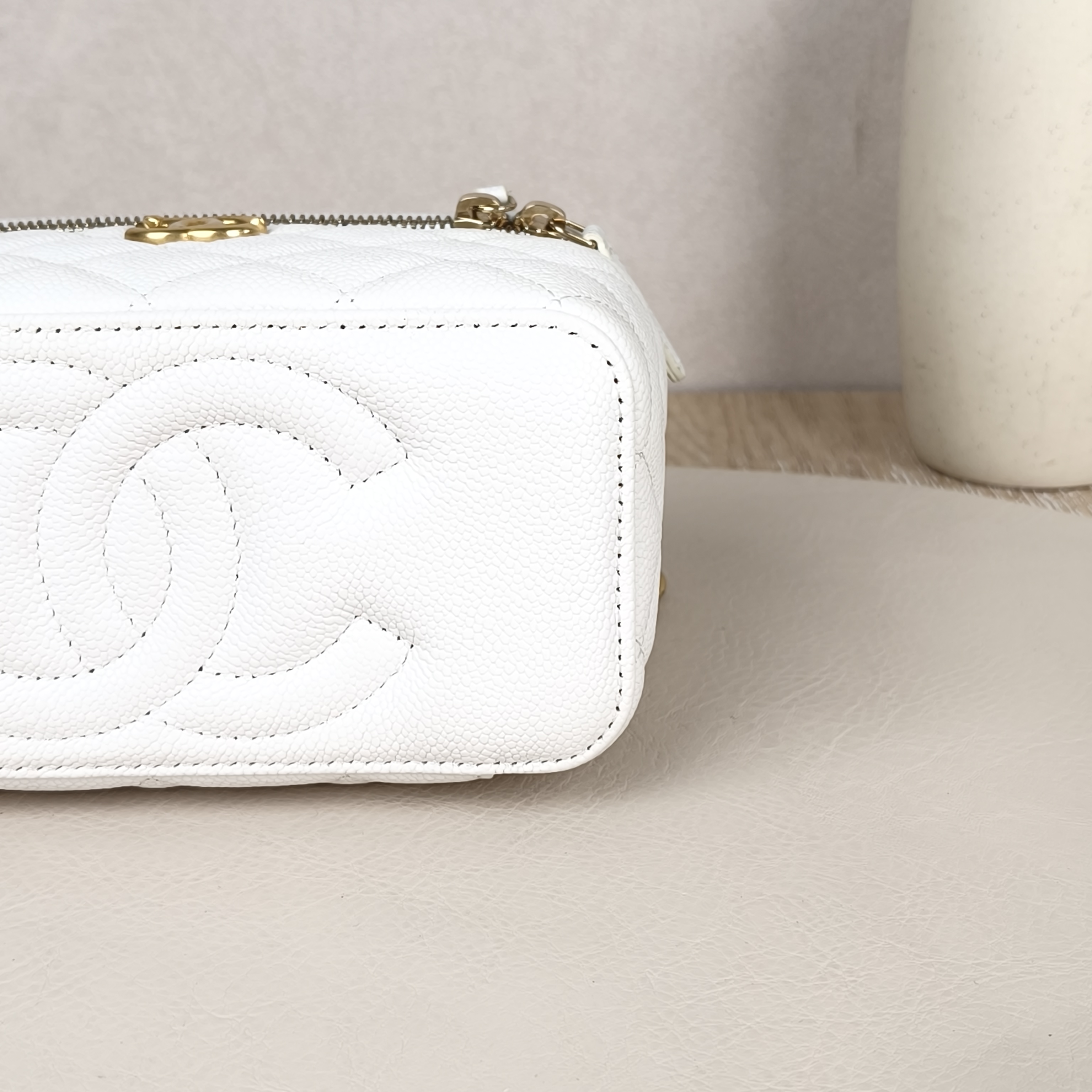 Chanel Crossbody Bag Edition White Grained Calfskin 16 × 8 × 9.5 cm — cover view 2 of 9