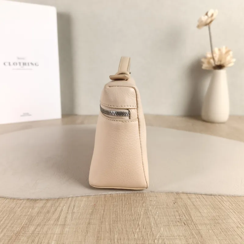 Loro Piana Crossbody Bag Extra Pocket L19 Calfskin One Size 19 × 7 × 11.5 cm — detail view 7 of 8