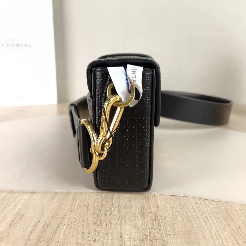 DIOR Crossbody Bag 30Montaigne 30 Box Box Black Calfskin Mini 17.5 × 5 × 11.5 cm — detail view 6 of 10