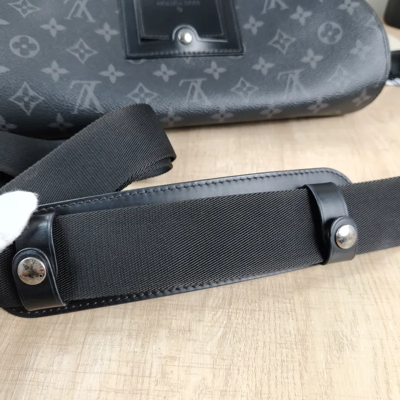 Louis Vuitton Crossbody Bag Voyager Messenger Bag Monogram PVC Small33 × 11 × 22.5 cm — detail view 6 of 13