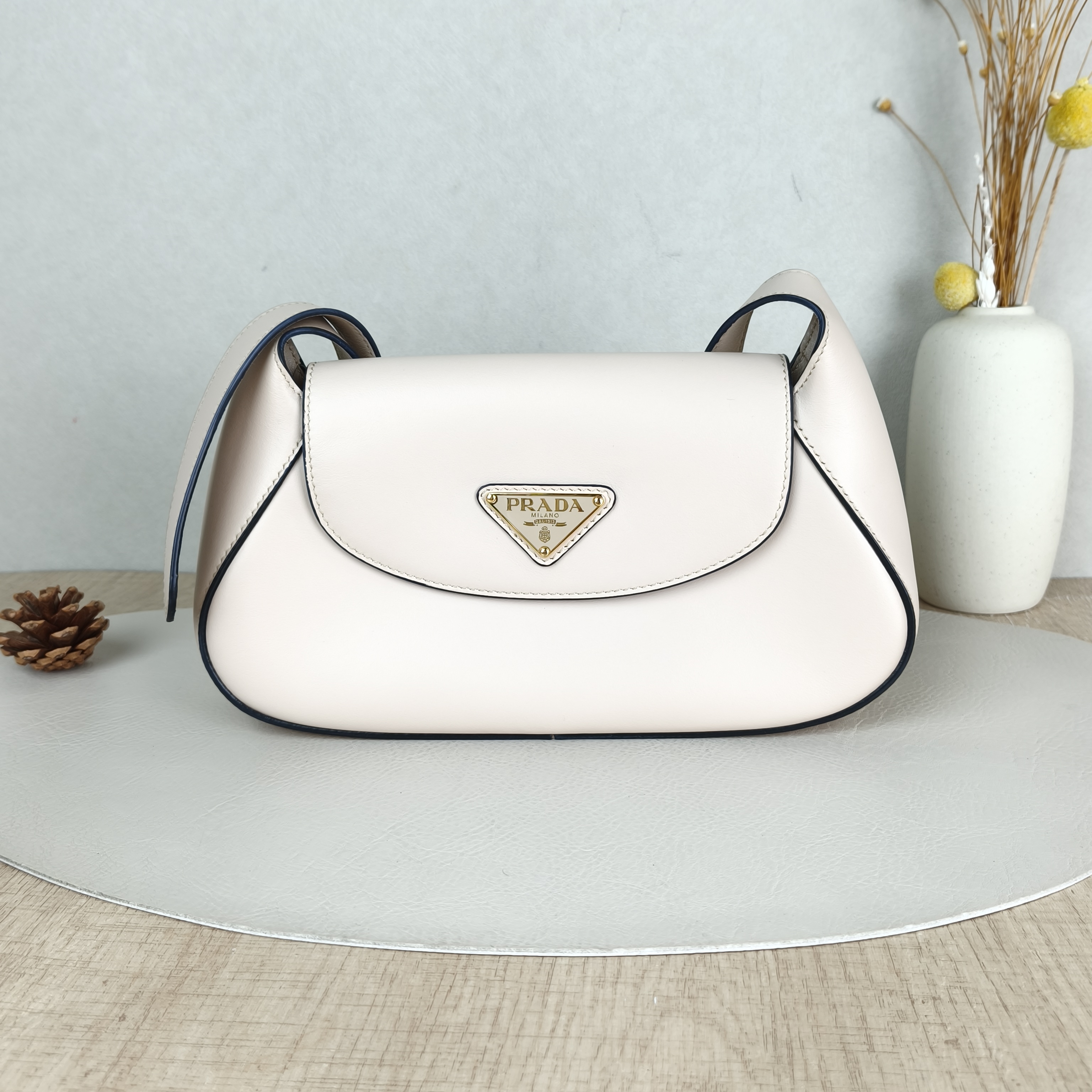 PRADA Hobo Calfskin Small25 × 5.5 × 12 cm