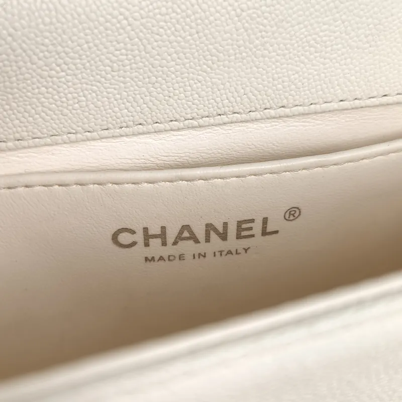 Chanel Crossbody Bagleboy White Grained Calfskin Small18 × 6 × 12.5 cm — detail view 7 of 12