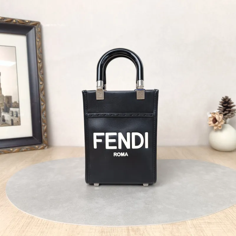 FENDI Crossbody Bagsunshine Black Calfskinmini13 × 6.5 × 18 cm