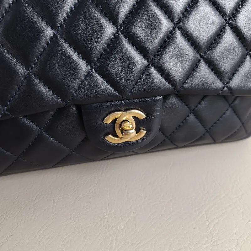 Chanel Crossbody Bag cf Crossbody Bag Navy Lambskin One Size 28 × 6 × 19 cm 18 — detail view 3 of 14