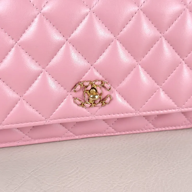 Chanel Crossbody Bag Pink Lambskin 18.5 × 5 × 12 cm — detail view 4 of 13
